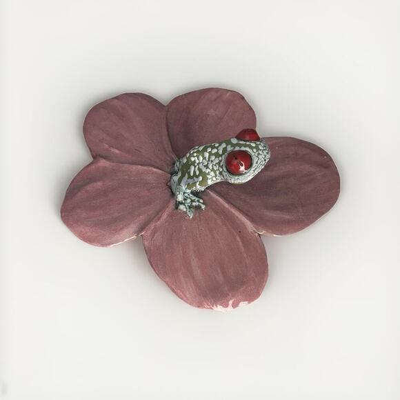 Frog Pink Flower Hanging Wall Decor Lid Hand Made Pottery Leaf Tree Frog Red Eye - Picture 3 of 16